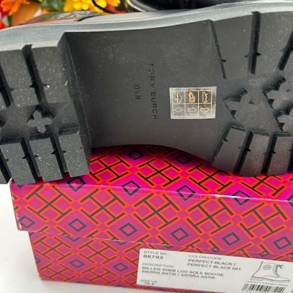SOLD!!    Women’s Tory Burch, 50mm leather lug sole lace up boots, size 10.5. - Picture 10 of 11